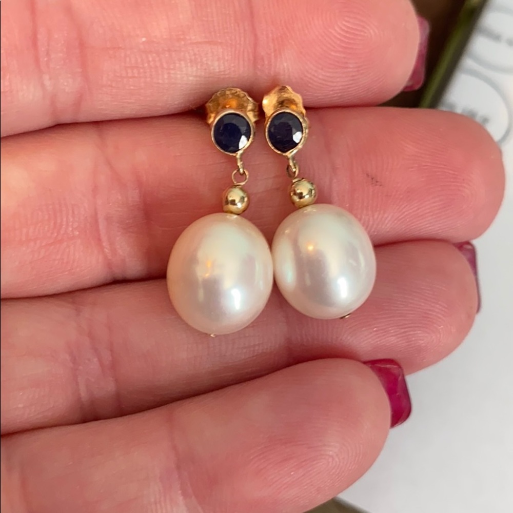 Ross Simon pearl & sapphire earrings.